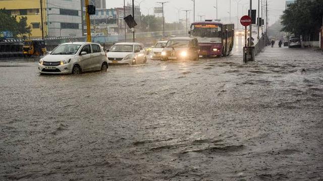 Karnataka Braces for Heavy Rainfall and Cyclone Impact with Red and Orange Alerts Issued..!