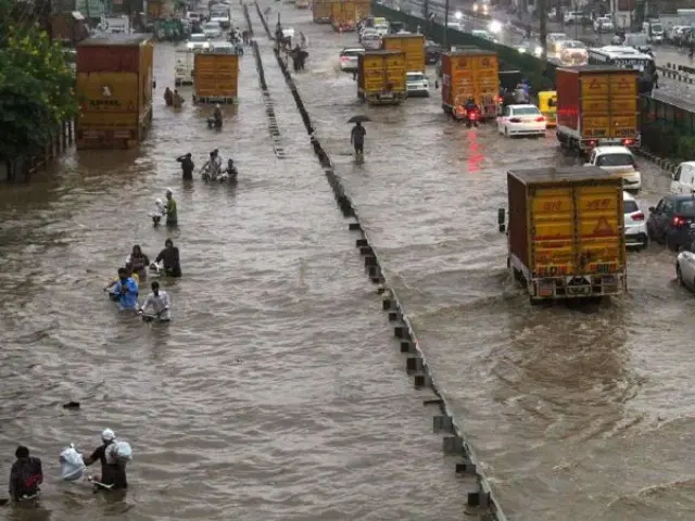 Heavy Rain in Delhi: Orange and Red Alerts Issued..!         