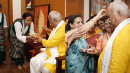 Raksha Bandhan Celebration: RSS Chief Mohan Bhagwat Tied Rakhi by Rashtriya Sevika Samiti and Tibetan Sisters..!