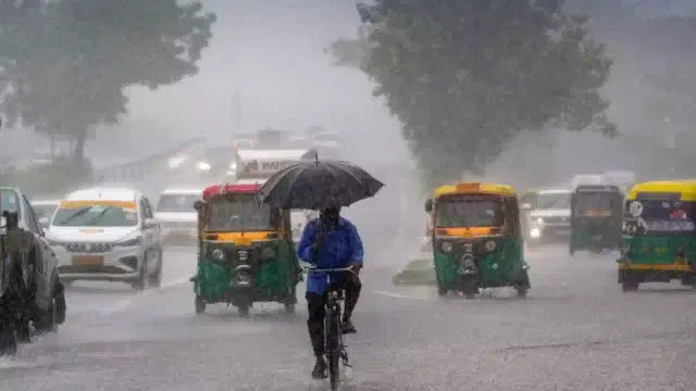Heavy Rain Alert in Karnataka Till July 21: IMD Issues Red Warning for Coastal and Malnad Regions..!