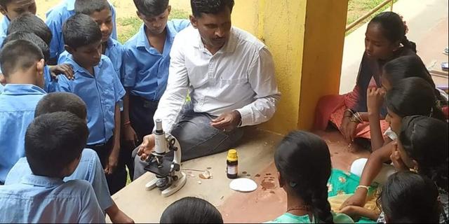 ಕರ್ನಾಟಕ ಸರ್ಕಾರ ಶಾಲೆಗಳಲ್ಲಿ 1 ಲಕ್ಷ ಶಿಕ್ಷಕರ ಕೊರತೆಯ ಭೀತಿ – ಶಿಕ್ಷಣ ಕ್ಷೇತ್ರಕ್ಕೆ ದೊಡ್ಡ ಸವಾಲು!!