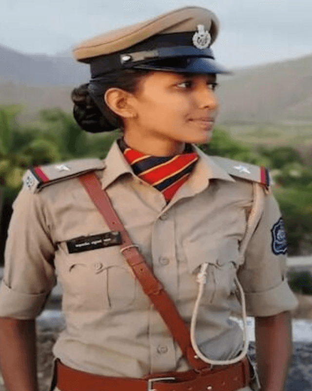 ಗುಜರಾತ್‌ ಸಿಆರ್‌ಪಿಎಫ್‌ ಕಾನ್ಸ್‌ಟೇಬಲ್‌ ಕೊಲೆ: ಲೀವ್‌ ಇನ್‌ ರಿಲೇಶನ್‌ಶಿಫ್‌ನಲ್ಲಿದ್ದ ಸಂಗಾತಿಯನ್ನೇ ಕೊಂದು ಪೊಲೀಸ್‌ ಠಾಣೆಗೆ ಶರಣಾದ ಪಾಗಲ್‌ ಪ್ರೇಮಿ!!