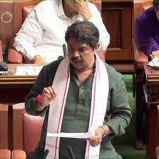 ಚಿನ್ನಸ್ವಾಮಿ ಕಾಲ್ತುಳಿತ ದುರಂತ:ಸತ್ತ ಮೇಲೆ ಹೆಣ ಸಾಗಿಸೋಕಾ ಅಂಬ್ಯುಲೆನ್ಸ್ ಇರೋದು..?- ಆರ್‌ ಅಶೋಕ್..!