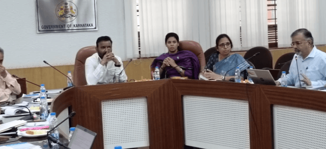 ಕೌಶಲ್ಯ ತರಬೇತಿ ಕೇಂದ್ರಗಳ ನಿರ್ಮಾಣ: ಕಾರ್ಮಿಕ ಸಚಿವ ಸಂತೋಷ್ ಲಾಡ್ ಹಾಗೂ ಅಧಿಕಾರಿಗಳಿಂದ ಕಾರ್ಯಪರಿಶೀಲನೆ